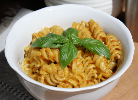 Fusilli-with-Roasted-Peppers-Pesto