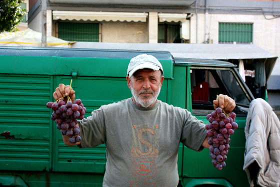 Grape-Seller